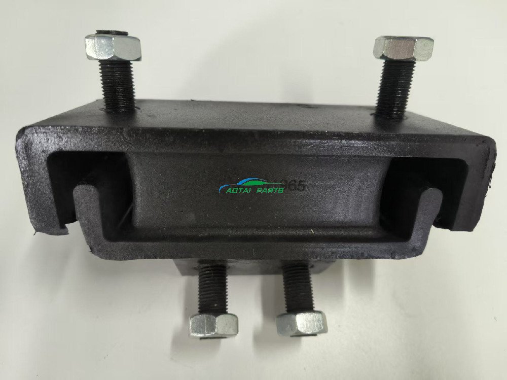 Mitsubishi Fuso Parts Engine Mounting ME074705