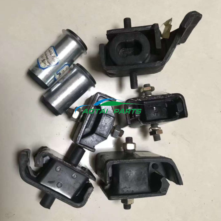 Suzuki Engine Mounting 11710-77100