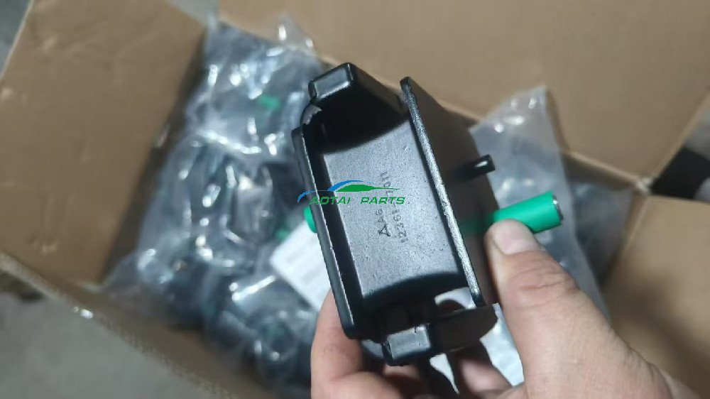 Toyota Lexus Front Engine Mounting Insulator 12361-17011