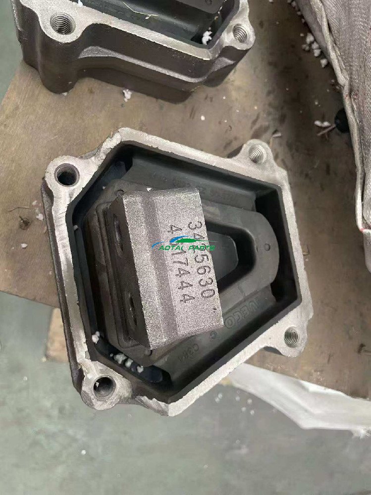 Iveco Eurocargo Stralis Truck Parts Engine Mount 41272823 41924000172